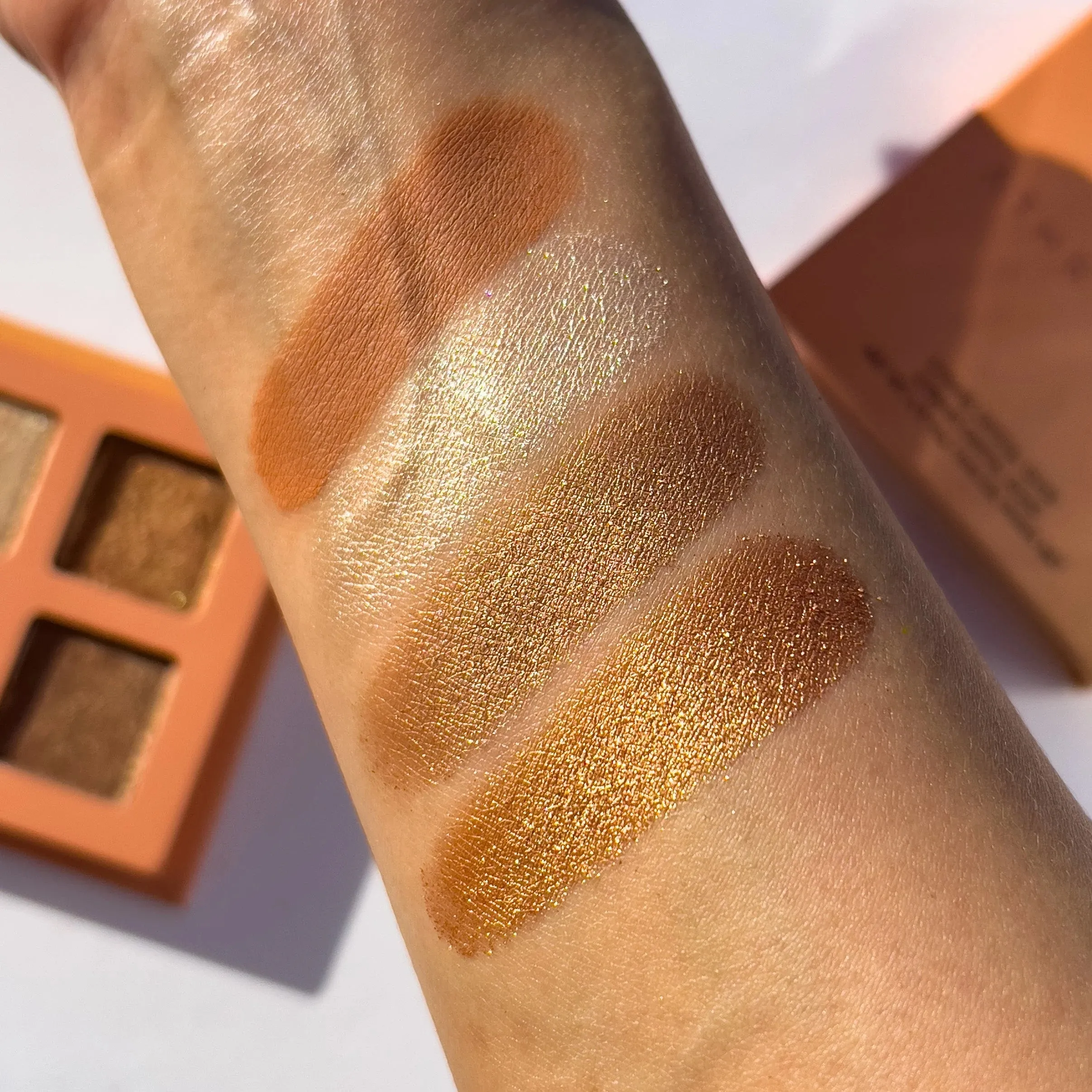 ATHR BEAUTY - Citrine Crystal Eyeshadow Quad