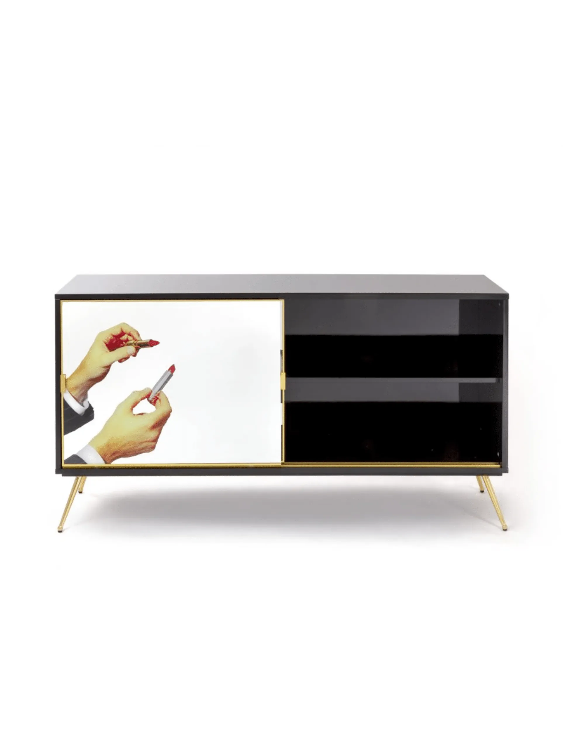 Cabinets / Lipsticks Black