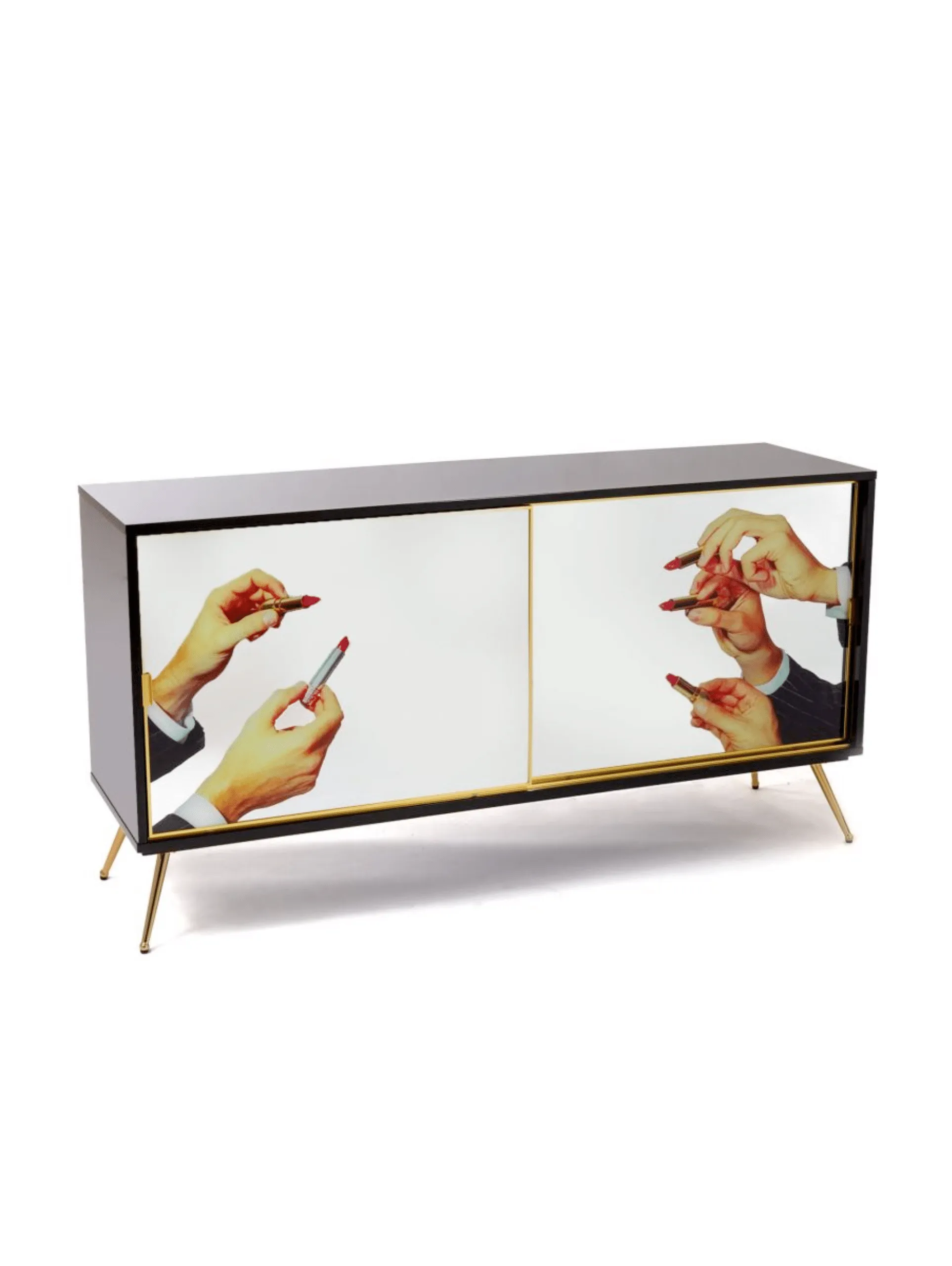Cabinets / Lipsticks Black