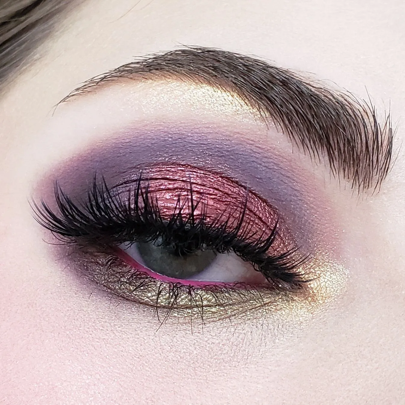 Crown Pro Eyeshadow Smoke Collection CP03