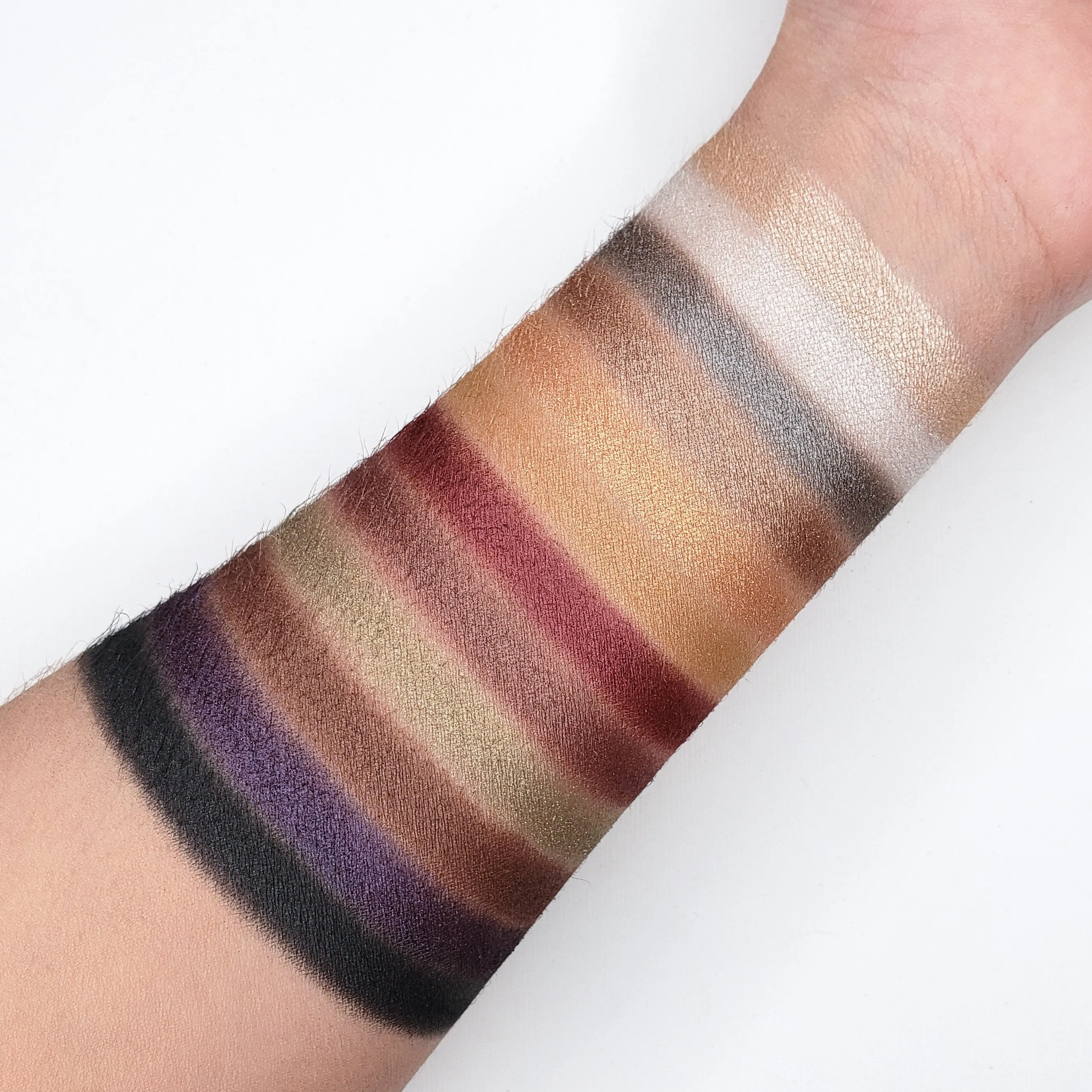 Crown Pro Eyeshadow Smoke Collection CP03