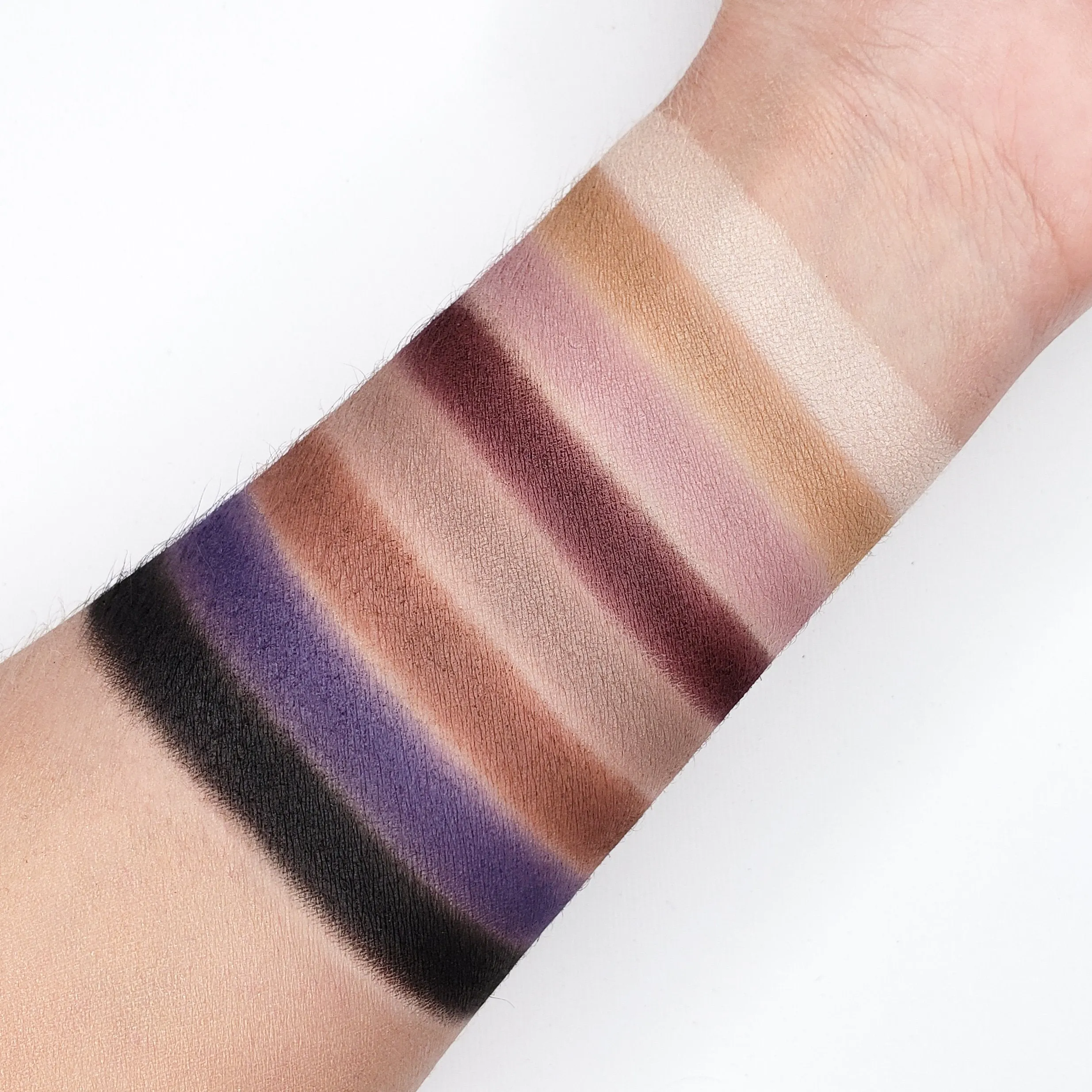 Crown Pro Eyeshadow Smoke Collection CP03