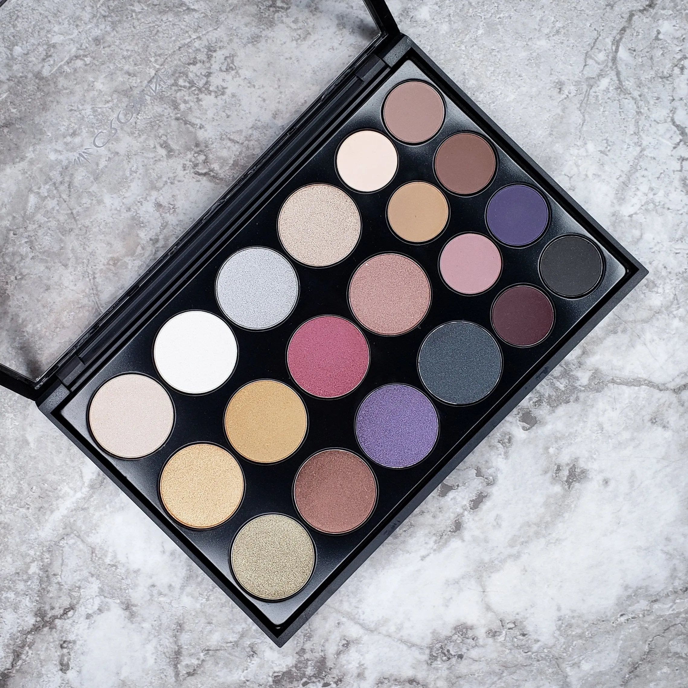 Crown Pro Eyeshadow Smoke Collection CP03