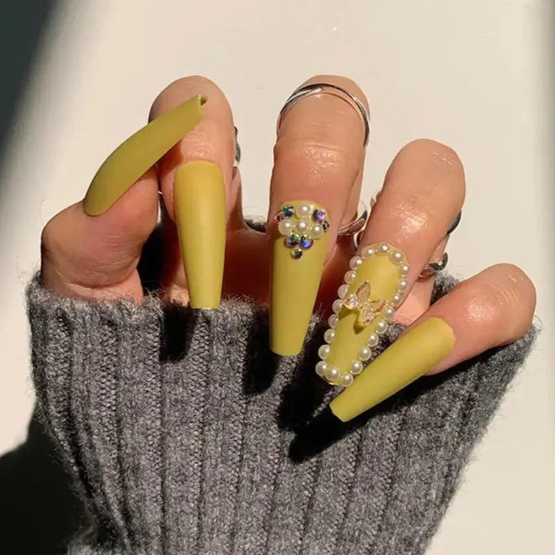 Stiletto Nail Tips | Bold & Stylish Nail Designs in 23 Unique Styles