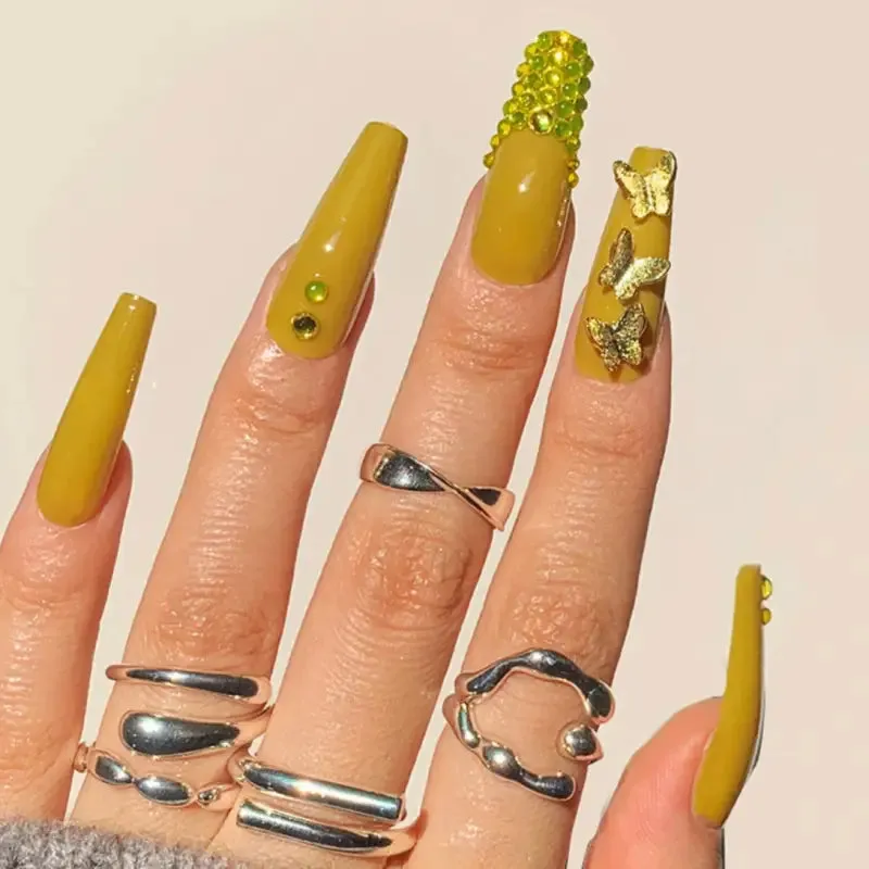 Stiletto Nail Tips | Bold & Stylish Nail Designs in 23 Unique Styles